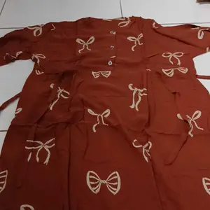 Daster Jumbo Ld 120 Dengan Lengan 3/4 Bahan Rayon Tebal Kancing Depan Busui Friendly Cocok Untuk Wanita Hamil Dan Ibu Menyusui  Dress Bumil Panjang Katun viral