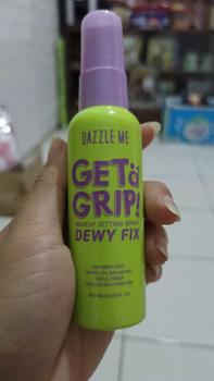 Product Review of [POPBELA Best Setting Spray 2024 Winner] DAZZLE ME Get a Grip! Makeup Setting Spray Dewy Fix Beauty Protecting 4 X Hydrating Makeup Mist Flawless Lightening Primer Water Tahan 24 JAM from E**🌻 1