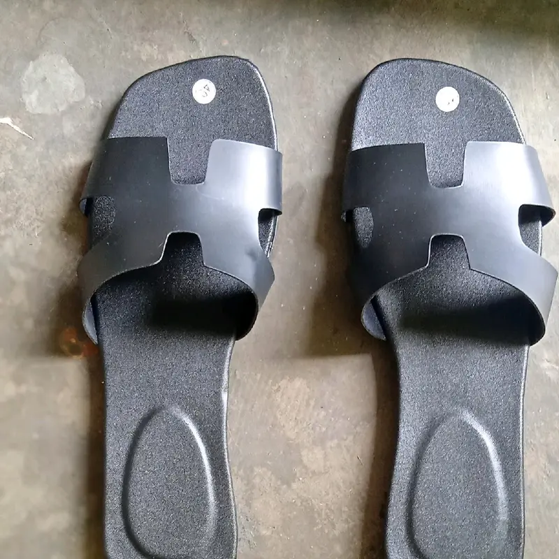 Sendal Wanita Kanvas Trendy Casual Model Simple Baru Berkualitas Tinggi Karet Sandal 4