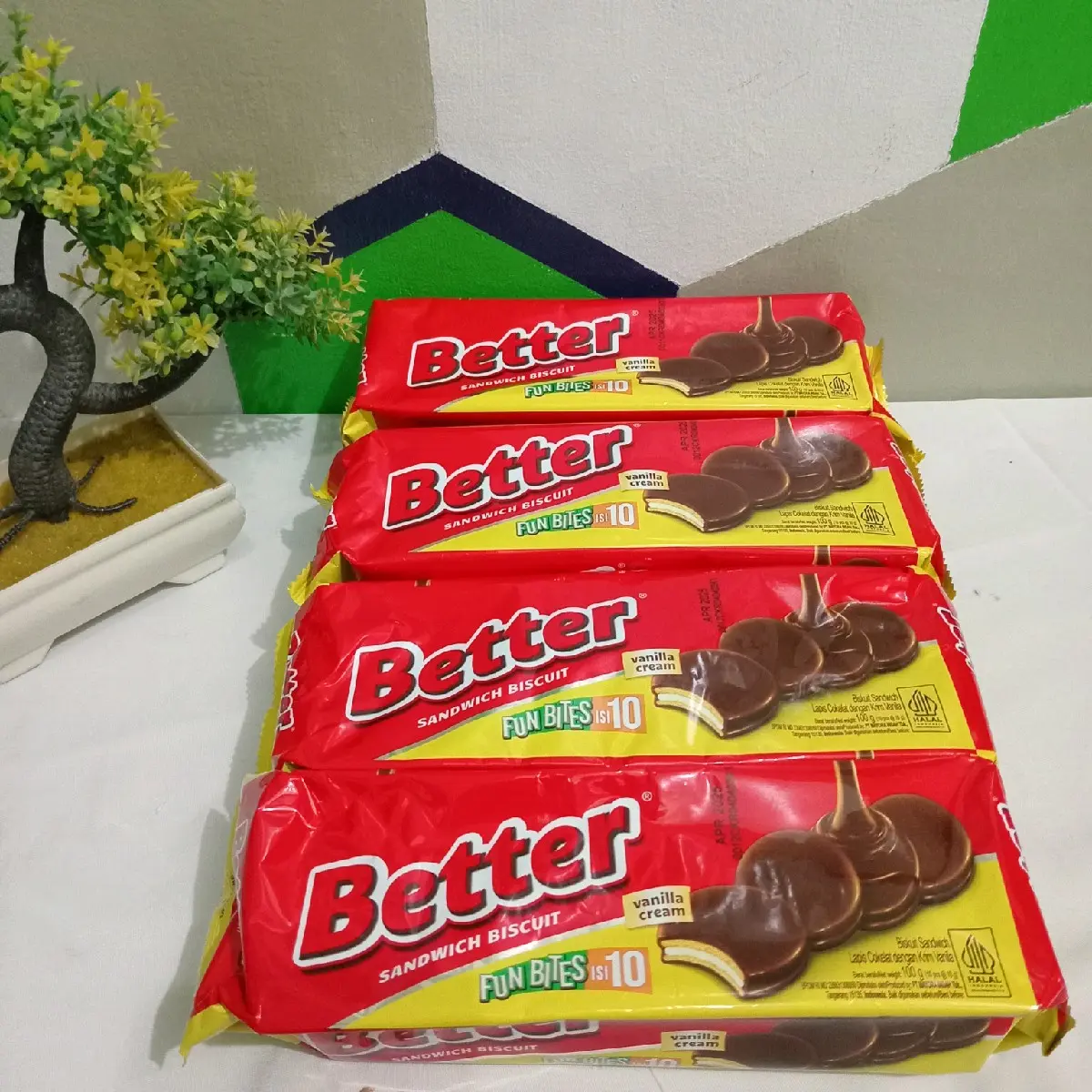 Paket 4pcs Better biskuit coklat vanila    netto @100g Snack Krim Vanilla