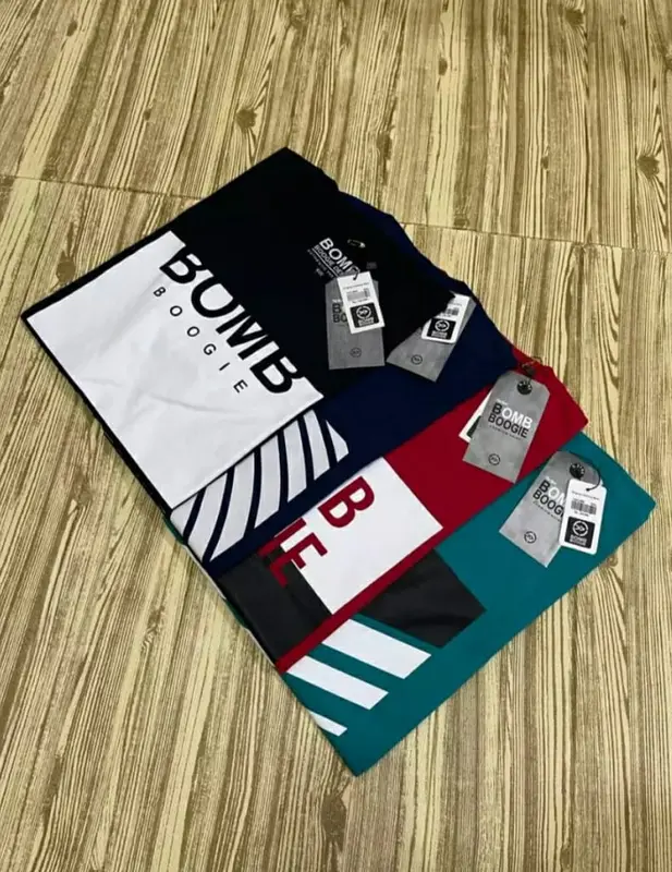 4pcs 100ribu kaos paket termurah t-shirt Bomboogie Bahan semi cotoon premium 24s cocok untuk pria wanita dewasa tersedia ukuran M.L.XL.XXL 4
