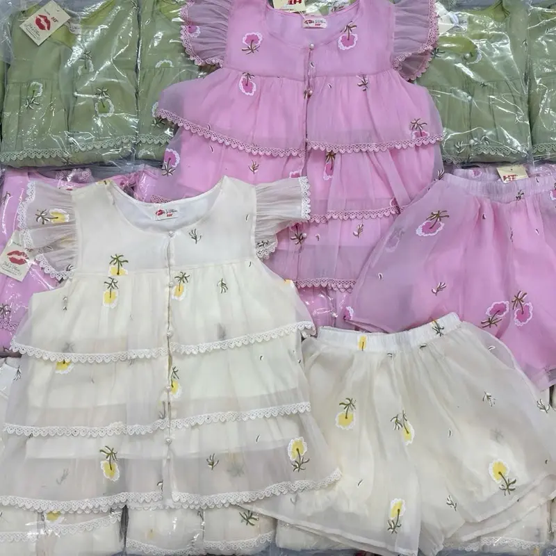 S79 Set tay cánh tiên tầng hoa nhí thêu voan tơ phối ren nút ngọc trai quần đùi - MITRUC  Women