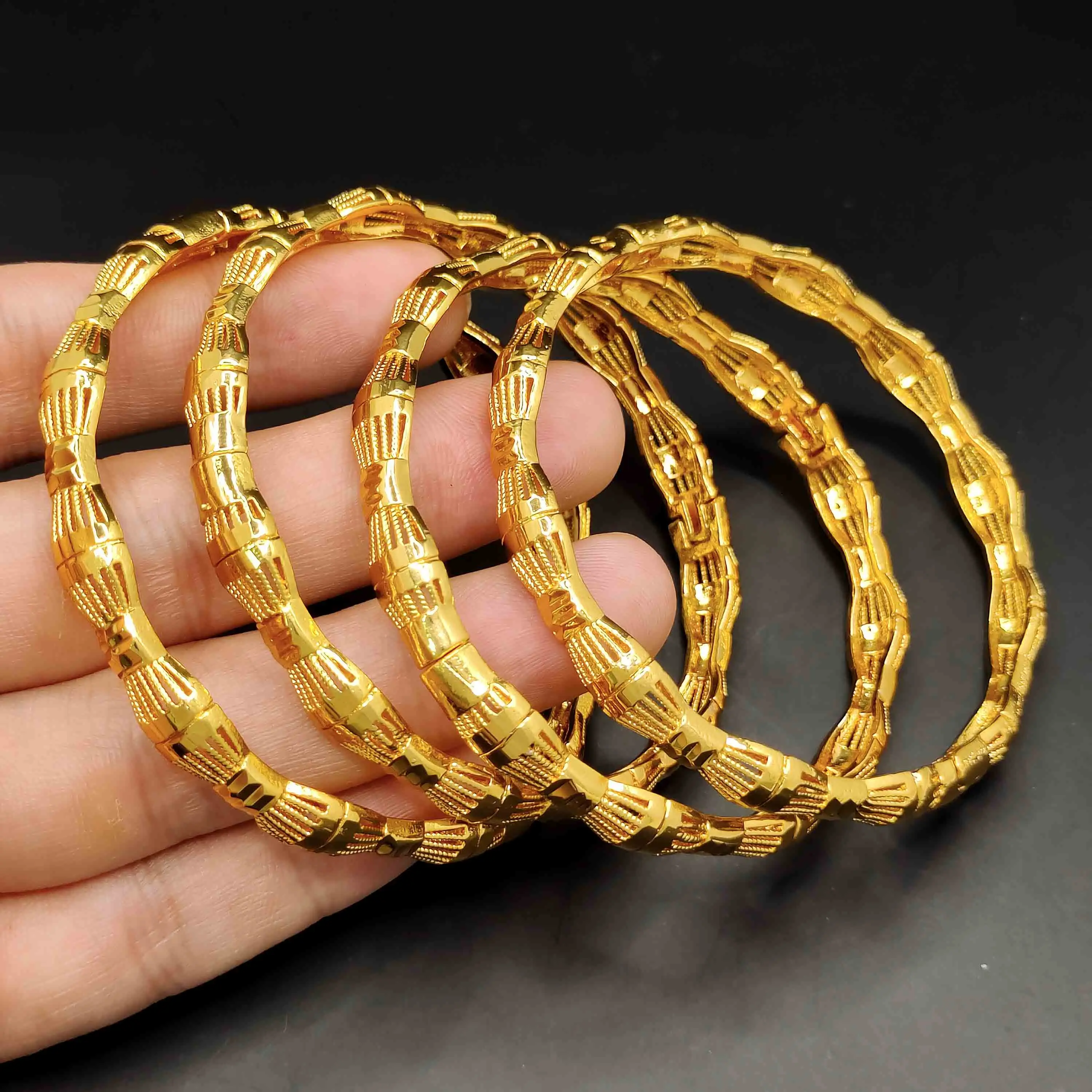 Fashion Elegant Hollow Design For Woman Girls Dubai Party Gift 18k Gold Plated Vietnam Jewelry Openable Bangle Bracelet