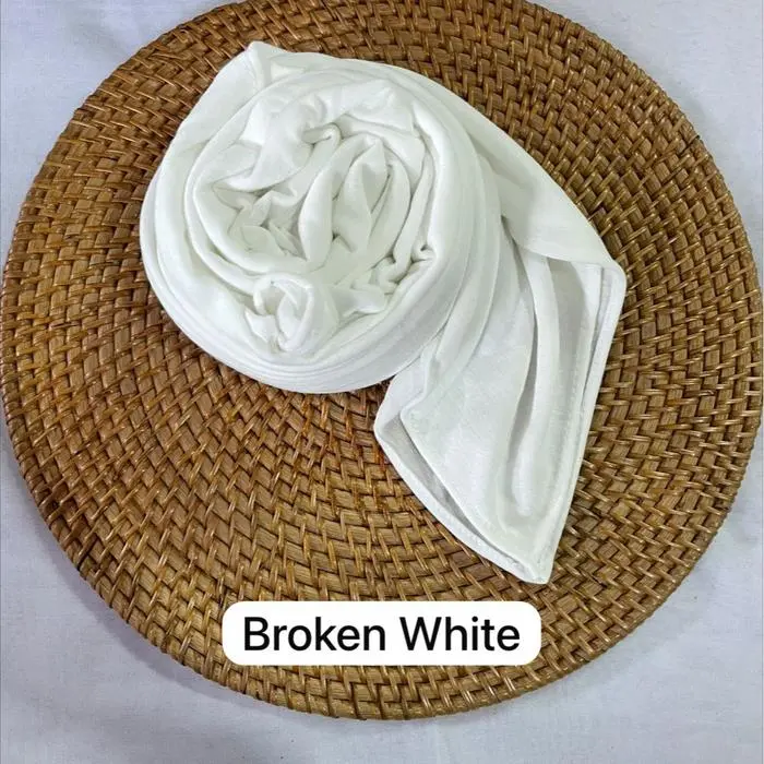 BROKEN WHITE