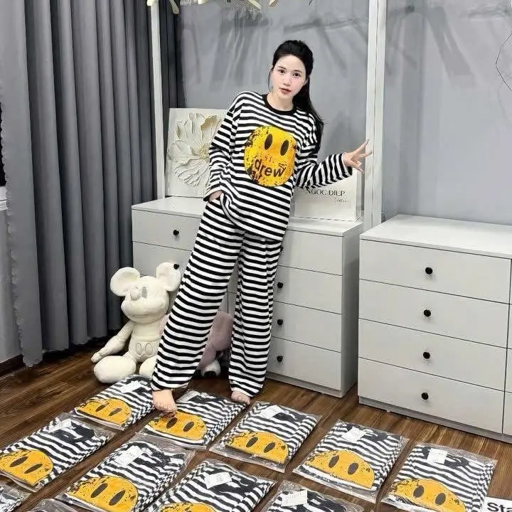 Set Bộ Nữ , Set Bộ Thun Cotton Kẻ Mặt Cười | BigBuy360 - bigbuy360.vn Set Bộ Nữ , Set Bộ Thun Cotton Kẻ Mặt Cười | BigBuy360 - bigbuy360.vn