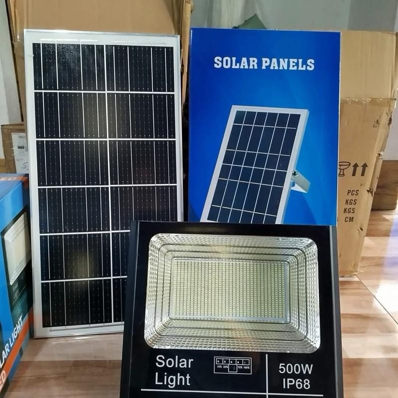  Đèn pha vuông to công suất 500w mắt led 5730 tấm pin kích thước 35*70 bảo hành 3 năm 