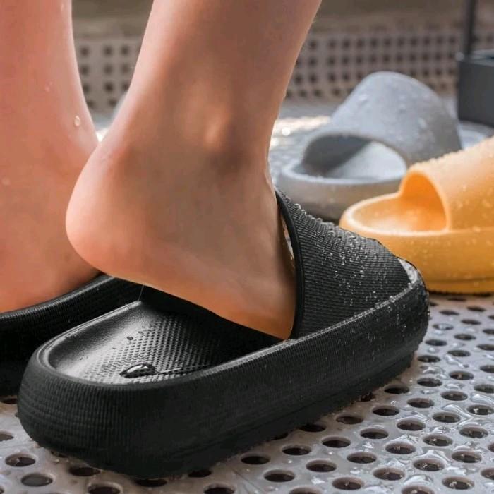 Spesial PROMO!!! Sandal Slip-On Porto 1068M - Sandal Unisex Anti Air, Anti Slip - Dengan Desain Simpel, Modern, Minimalis, Sporty - Sol Empuk Memberikan Kenyamanan, Rileks, Energy Untuk langkah kaki Anda Karet Pria Wanita Flat Shoes Kerja Sendal 3