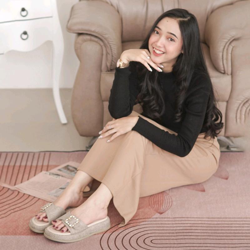 Sarasara PATRIS Sandal slop wanita ban 1 1