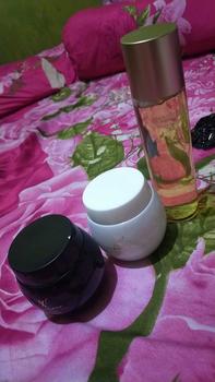 Product Review of CHALONESE WHITENING&ANTI AGING SET (1SET MOISTURIZER+TONER) MEMBANTU MENGENCANGKAN WAJAH ,MELEMBABKAN WAJAH,ANTI KERUTAN Hitam Facial Pencerah Mencerahkan Perawatan Cleansing Muka Memutihkan from w**h 0