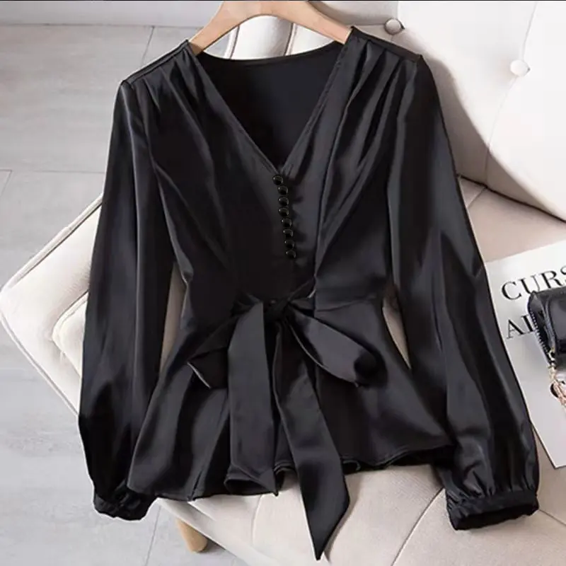 Large Size Women's Clothing 2024 Spring Younger V-neck Waist-Controlled Top 80kg Fat Sister Temperament Slim fit Sense of Design Western Style Shirt Size M-4XL