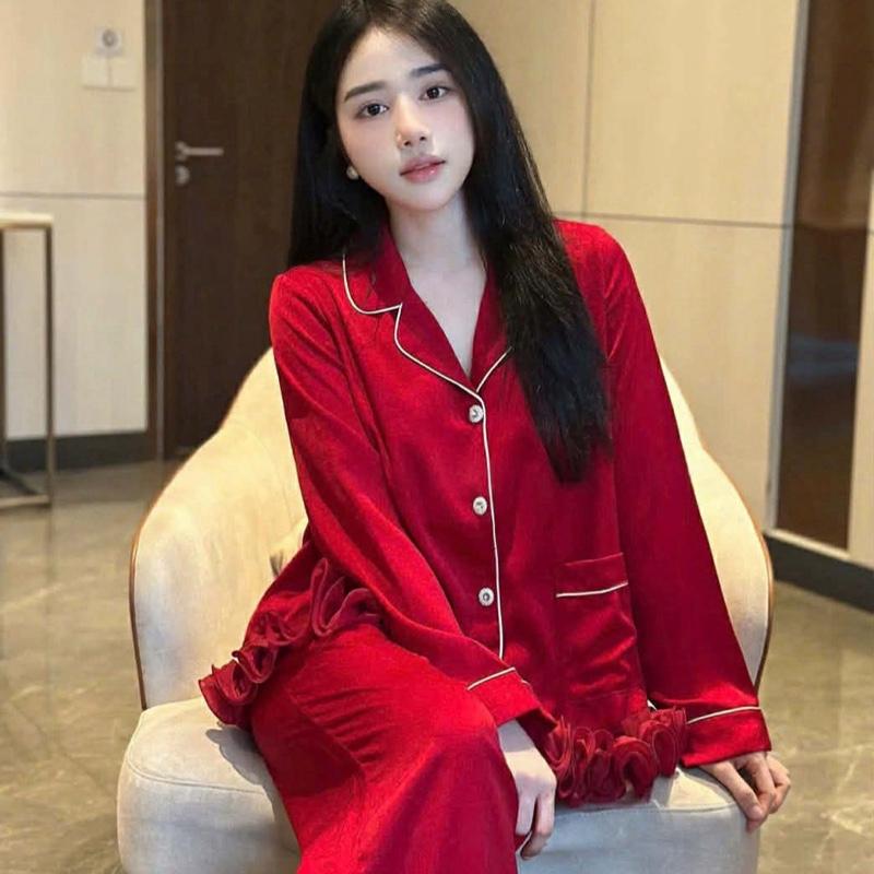  N528- Pijama dài tay đỏ lụa gấm cúc ngọc phối voan bèo hàng LYLY - Bộ ngủ lụa mặc nhà hàng quảng châu cao cấp 