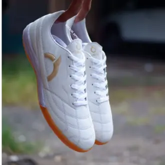 SEPATU FUTSAL KULIT SENTETIS SOL KARET SOL TEBAL DAN BERDECIT 0