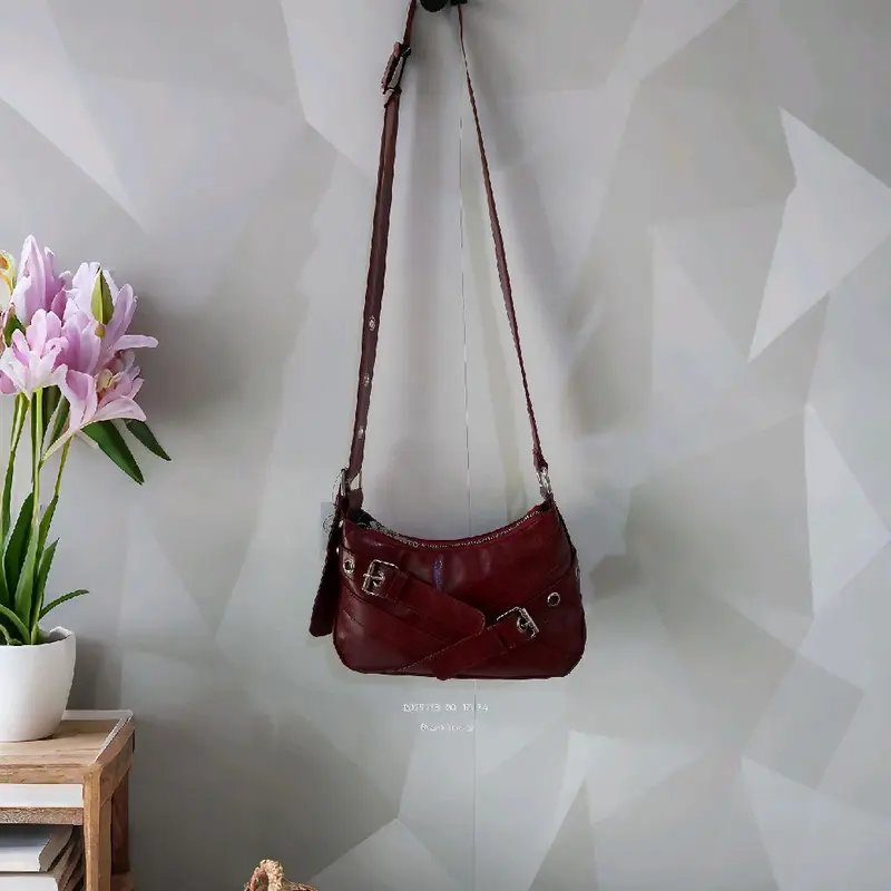 Lona Bag // Tas Selempang wanita kekinian // Tas Fashion kekinian 2