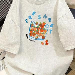 A strawberry handle print short sleeve T Shirt, round neck, loose, pure cotton casual tops, round neck, shoulder belts, silhouette silhouette, breathable, shoulder drop design prints T Cool summer shirts