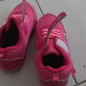 NEW SAGARA KIDS - Sepatu Anak Perempuan Tali Velcro LED Karakter Kartun Kuromi Cinnamoroll Nyala