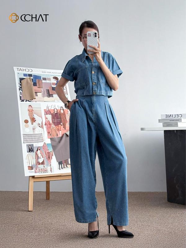 Bộ Đồ Jeans Nữ CCHAT Wiphanis Tay Cộc Túi Ốp Quần Suông Cạp Liền Xếp Ly Túi Sườn Gấu Xẻ Tà Chất Jeans 15BNJ2023BT