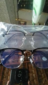 Product Review of （Bisa COD）Kacamata Baca Anti Radiasi Lensa Plus Lensa Baca dan Jalan Lensa Double lensa Bifocal Frame Modis Unisex Pria Wanita Cewek Cowok bifokal 605 from R**a S**i 0