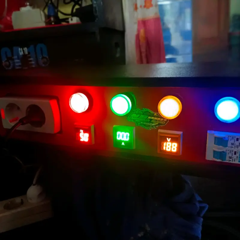 Panel listrik digital volt, amper, hz pisah 5