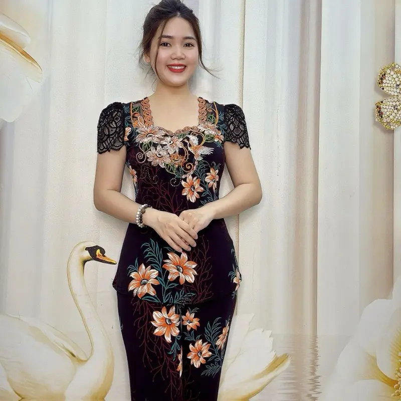 A73 Đồ bộ Thun nữ trung niên hoạ tiết bông cúc phối tay ren thương hiệu Hải Sơn Women