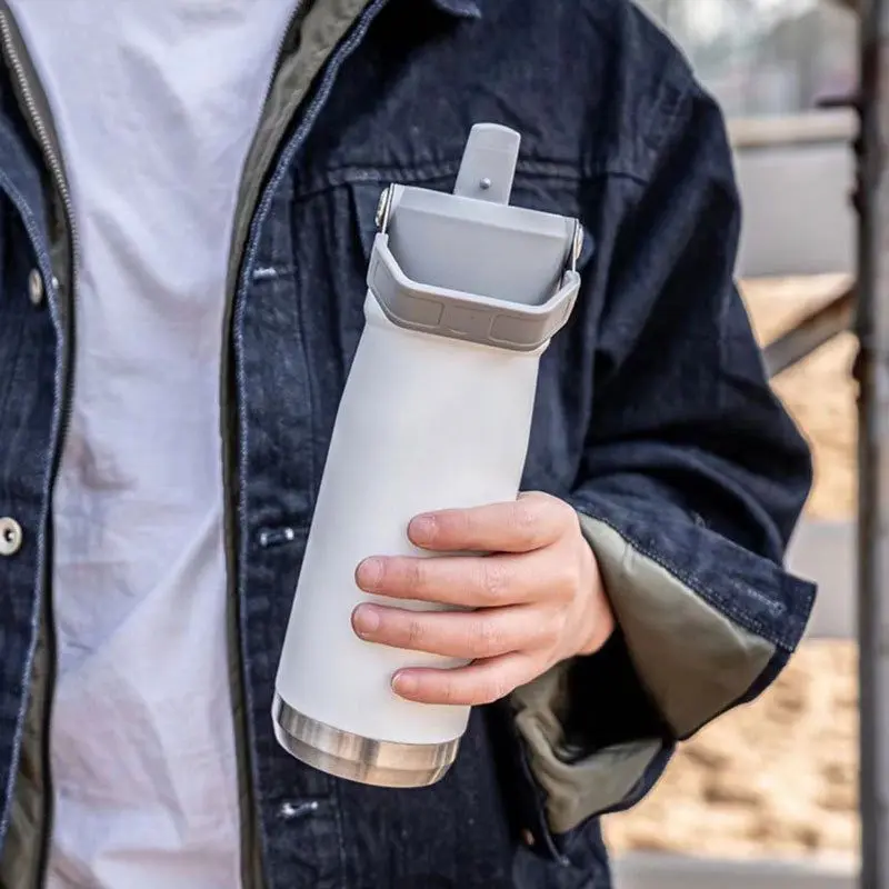 Tumbler Botol Minum Stainless 304 ukuran 650ml Dengan Handle dan Sedotan 3
