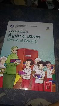 Product Review of Buku Agama Islam Kelas 3 Edukasi, Pendidikan Agama Islam dan Budi Pekerti, Revisi 2018 Kementrian Pendidikan dan Kebudayaan RI untuk SD/MI from u**6 0