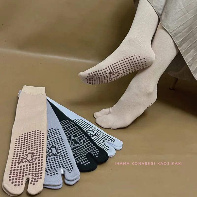 Ihana Lusinan Kaus Kaki Jempol Anti Slip Panjang L Sebetis Nylon Spandek 100% Kaos Kaki Anti Slip Muslimah Dewasa Motif Antislip Hitam Kualitas Super