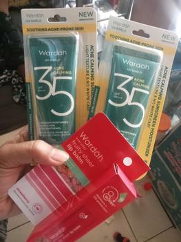 Product Review of [TWINPACK] WARDAH UV Shield Acne Calming Sunscreen - Skincare from m**_ 0