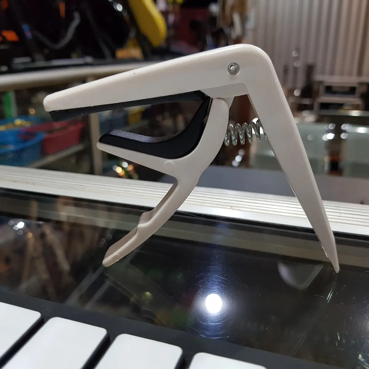 CAPO Gitar akustik Murah Meriah Berkualitas bahan tebal.