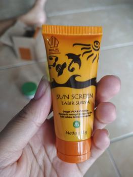 Product Review of Liz Skincare Paket Flek Hitam 4 in 1 Facial Wash Krim Pemutih Malam Siang Sunscreen Tabir Surya - Pencerah Lightening from H**a F**i l**a 1