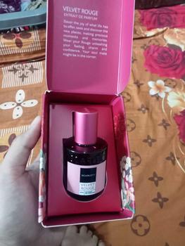 Product Review of Scarlett Whitening Extrait De Parfum 30ml from V**a 1