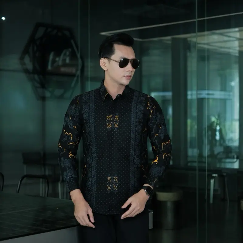 NARAPATI Kemeja batik pria lengan panjang Furing full katun Slimfit halus Hitam