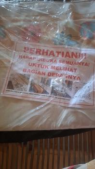 Product Review of Taplak meja gaya kontemporer kualitas tinggi hot stamping waterproof pvc taplak meja 3d heksagonal dan pola bunga from M**s 1