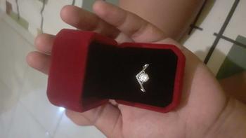 Product Review of OS2-R29 Cincin Wanita Permata Shiny Jewelry Garansi 1 Tahun Free Box COD Perhiasan Aksesoris Gift Anniversary Pacar Pasangan Cewek Cewe Kado Istri Ulang tahun Anti Karat Luntur High Quality Grade VVS1 5A Original Store R29 from D**e n** d**r 1