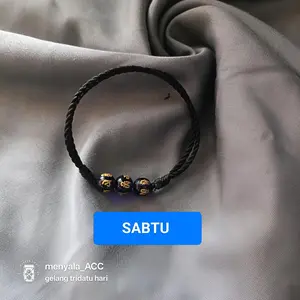 GELANG TRIDATU HARIAN AURA KEBERUNTUNGAN REZEKI DAN KEPERCAYAAN DIRI DENGAN BATU MANTRA TIBET TALI HITAM