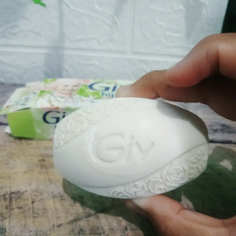 Paket  GIV  Mandi Batang 72gr - GIV Bar Soap Mencerahkan Saffron Niacinamide Mengencangkan Memudarkan Pencerah antiseptik 4
