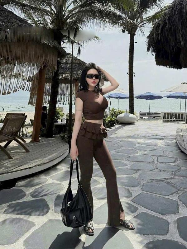  SM - Set bộ nữ quần dài loe cạp thấp viền bèo tầng kèm áo tay ngắn cổ tròn - chất gân lạnh H07 set bộ  set nữ tôn dáng  set chân váy  set bộ nữ  set đi biển  set quần 