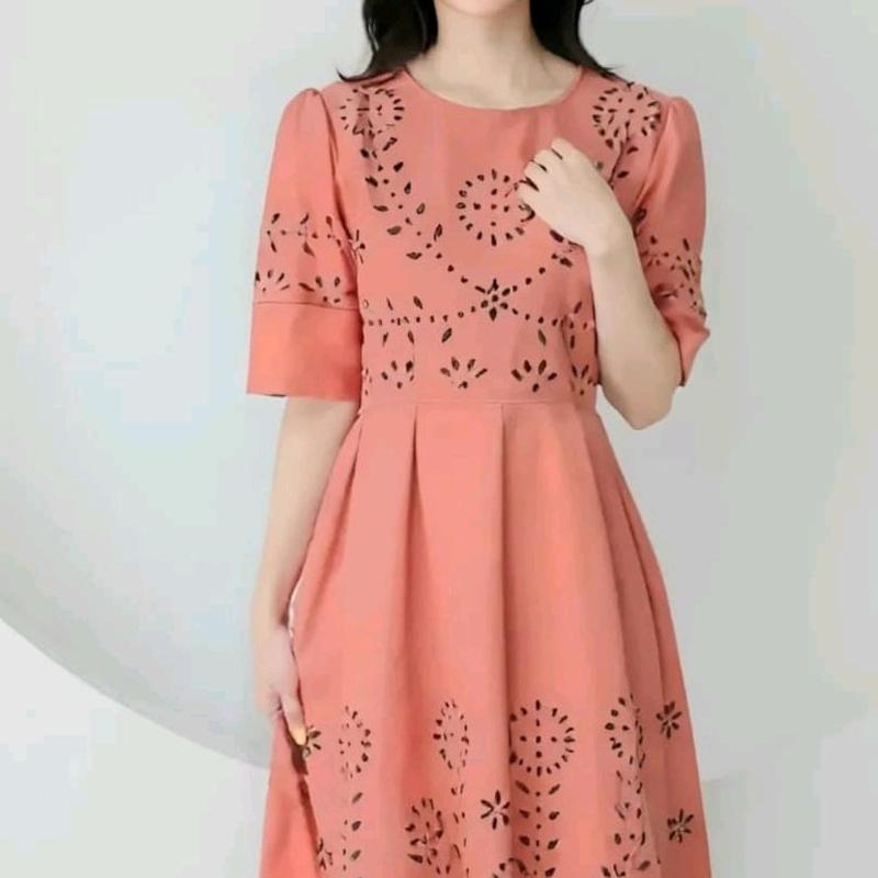 Dress 8330 *LASER CUT* Mat : shakilla import  Furing, retsleting belakang Polos Manis 3
