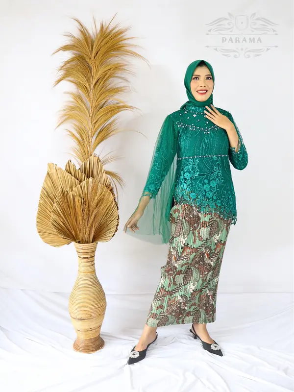 Baju Kebaya Brukat Wanita Bilqis SERONG 001 One Set   Kondangan Payet 2
