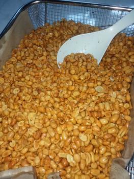 Product Review of 5 bungkus Kacang Kupas Asli Tuban 250g x 5 Bungkus - Total Berat 1,250g - Goreng, Food, Mete, Kering, Snack, Cemilan Bawang Makanan Camilan Mede from l**i a** 1