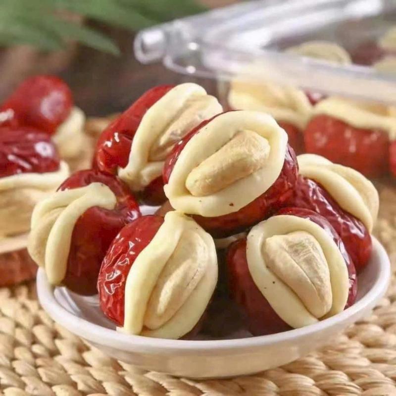 Kẹo Táo Kẹp Sữa Lạc Đà - Hạt Điều