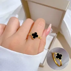 Cincin Bunga Hitam Wanita Daun Semanggi Rings Warna Emas Gold Elegan