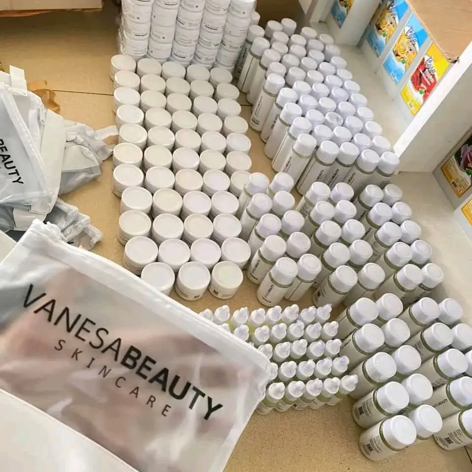 Vanessa Beauty Skincare BPOM - Vanessa skincare Paket Whitening,Ultimate,Acne & Glow Expert. Aman untuk Bumil & Busui Wajah Perawatan Facial Kusam Memutihkan Mencerahkan Hitam Pencerah Bopeng