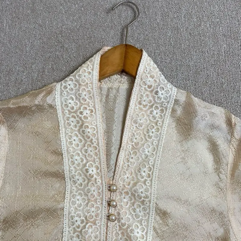 Kebaya naya viscouse semi sutra 4