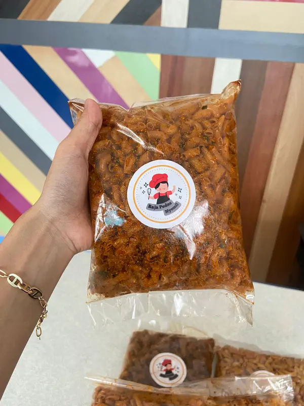 Makroni Cikruh Daun Jeruk Pedas Kering Snacks 250 gr - Rasa Original, Pedas Gurih, Extra Pedas Gurih Food Camilan Cemilan Keripik Makanan 1