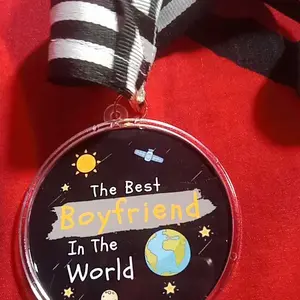 Medali hadiah ulang tahun pacar Best Boyfriend Ever