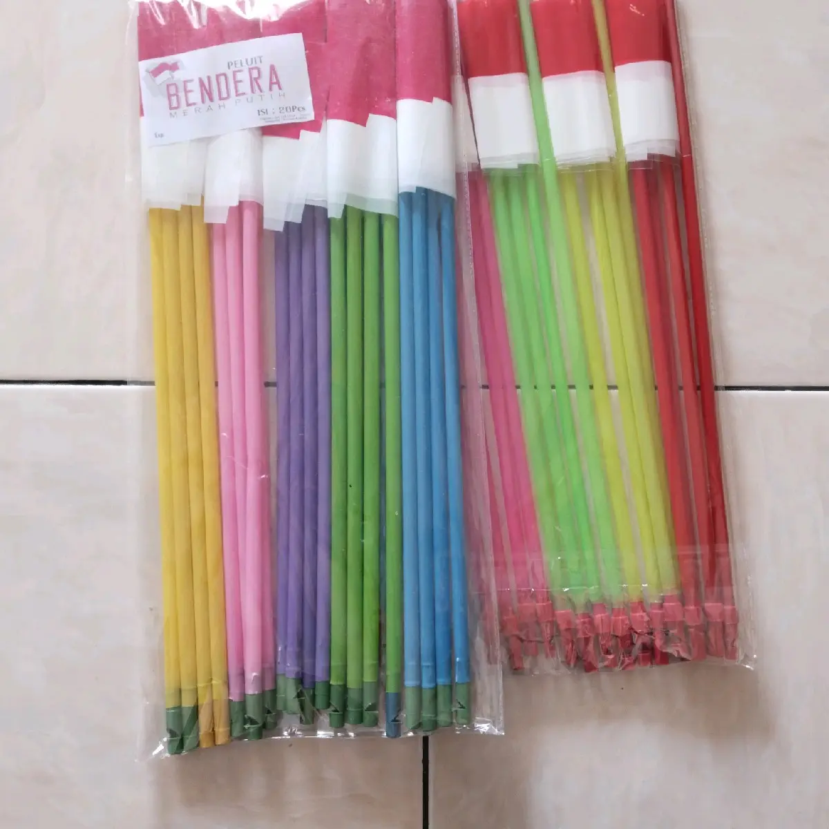 20 Pcs Bendera Peluit Merah Putih