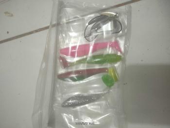 Product Review of Umpan SOFTLURE 8cm isi 6pcs 8cm Bonus Bkk 2/0 3pcs Lure +Propeller from H**7 0