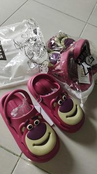 Product Review of Sandal Lotso Beruang Stroberi Sandal Kartun Lucu Shoes Sendal Wanita Karet Cewek Cowok from T**L 0