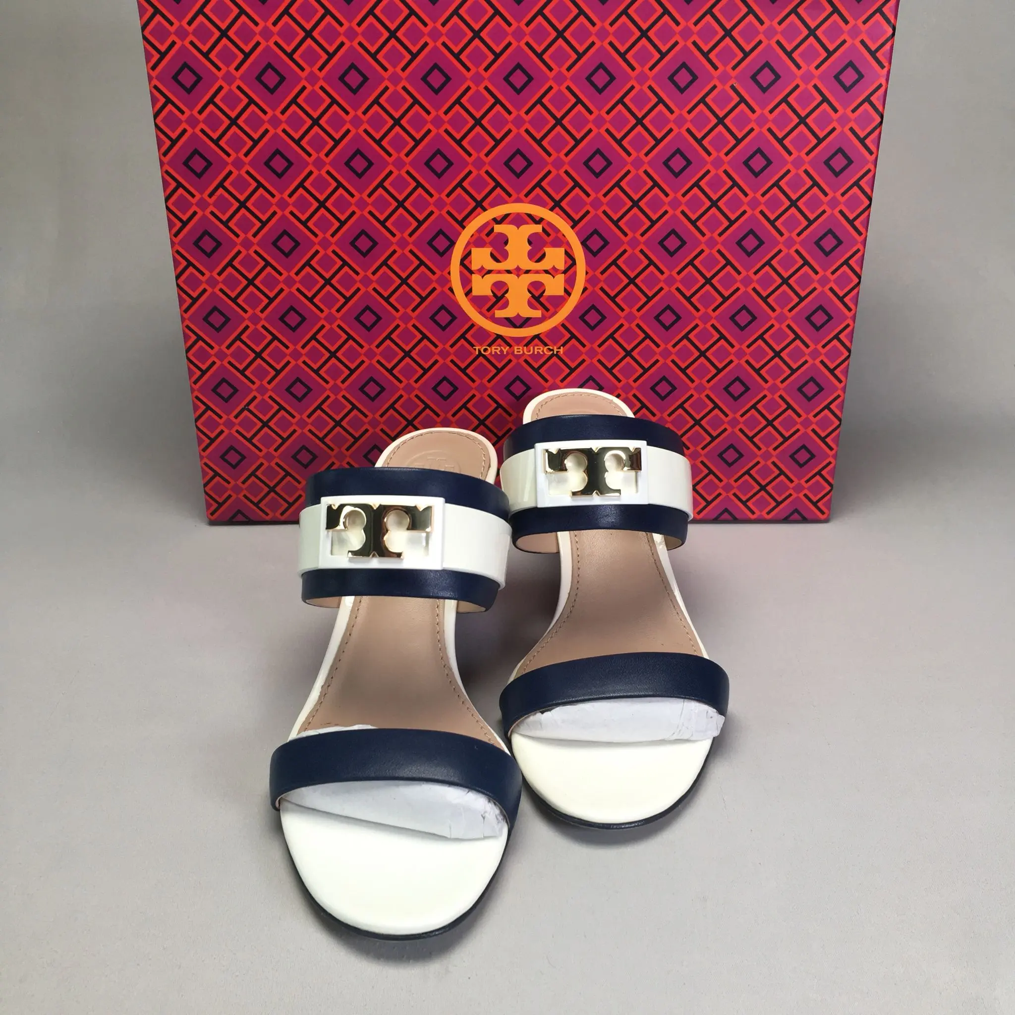 (Preowned) Reu 11932 Tory Burch - leather sole 5 1/2