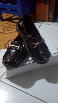 Product Review of SEPATU ANAK PEREMPUAN DOCMART MOTIF KANCING GOLD CANTIK SEPATU FLAT SLIP ON ANAK TERBARU SEPATU SEKOLAH ANAK WANITA COCOK UNTUK HARIAN FORMAL SANTAI LIBURAN SEPATU ANAK TERLARIS MURAH KUALITAS PREMIUM fashion pantofel from w**n w**h 0